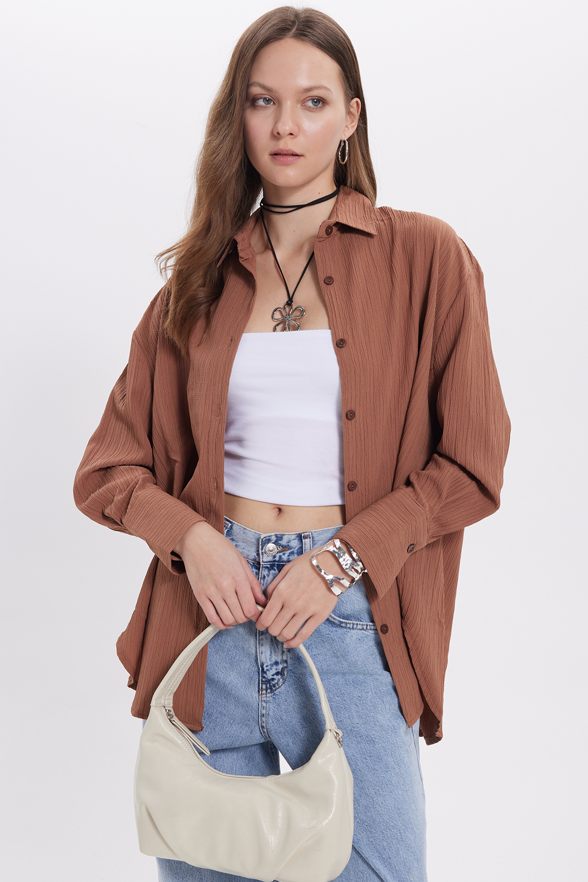 Tudors  Kadın Oversize Geniş Kesim Bürümcük Pens Detaylı Uzun Kollu Dokulu Kahverengi Gömlek - Görsel 8