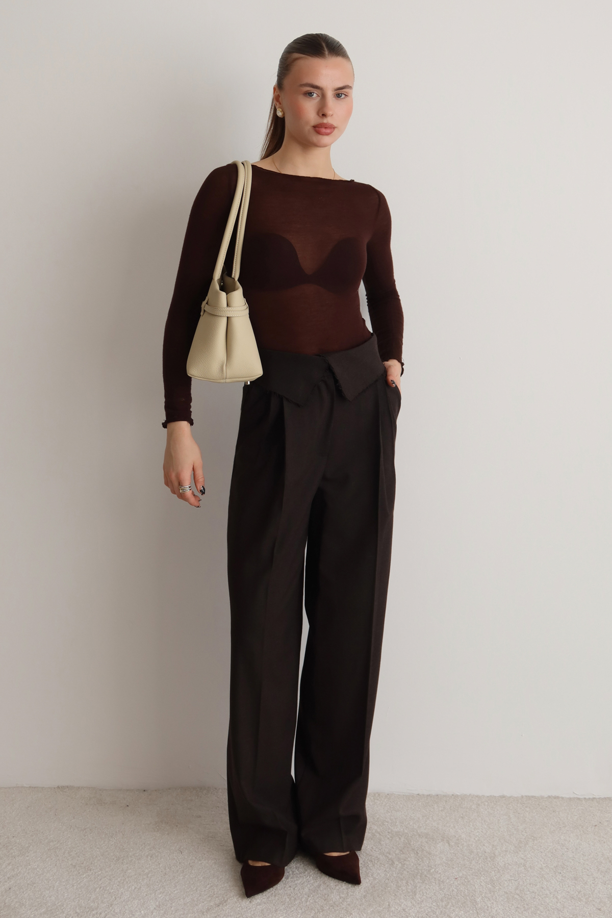 Trendyolmilla  Koyu Kahverengi Bel Detaylı Dokuma Geniş Paça Pantolon TWOAW26PL00159 - Görsel 2