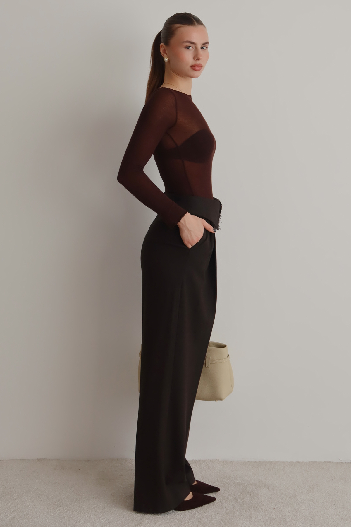 Trendyolmilla  Koyu Kahverengi Bel Detaylı Dokuma Geniş Paça Pantolon TWOAW26PL00159 - Görsel 3