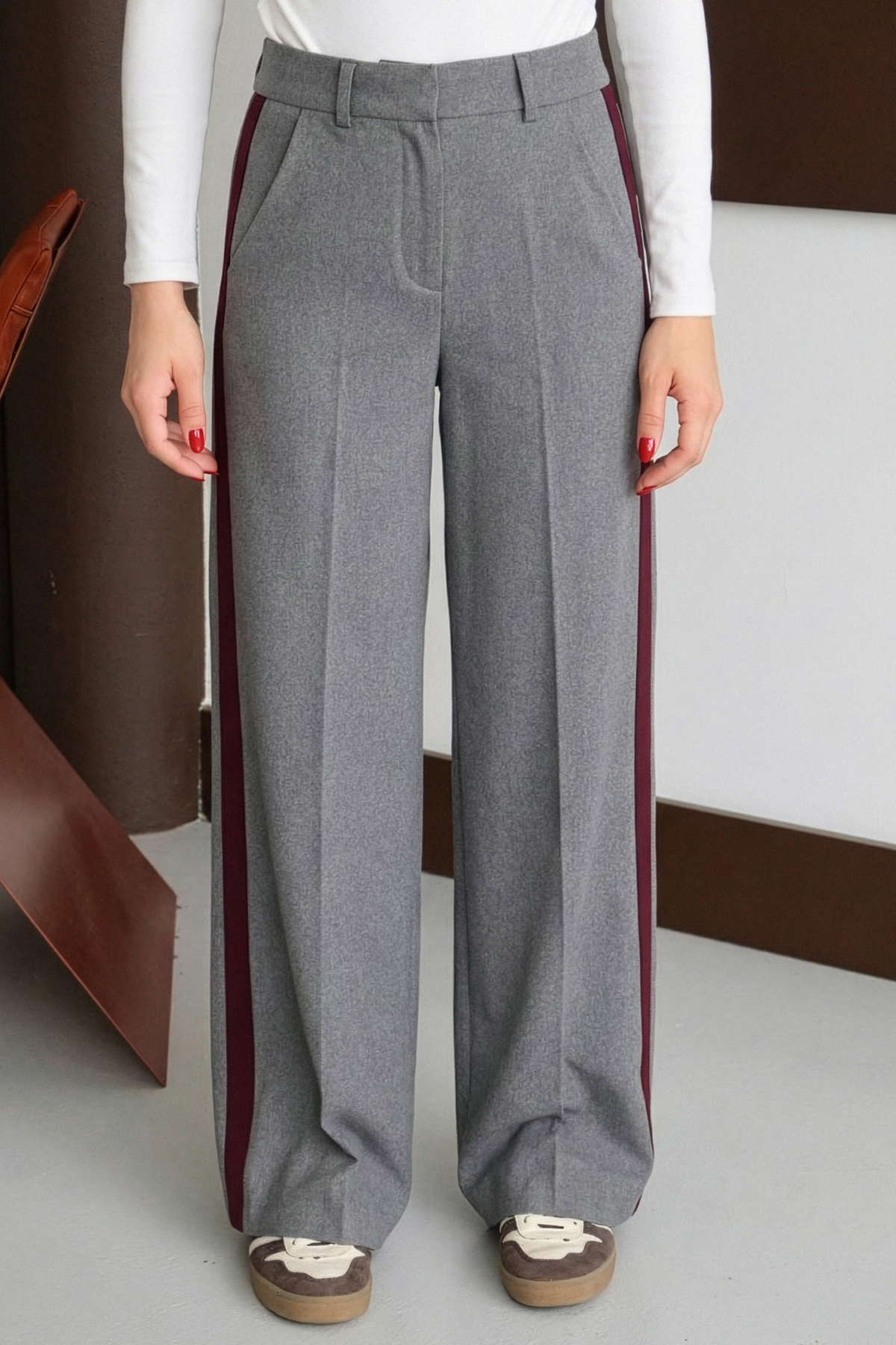 Trendyolmilla  Antrasit Bordo Çizgili Kalın Tuşeli/Kışlık Dokuma Pantolon TWOSS26PL00013 - Görsel 3