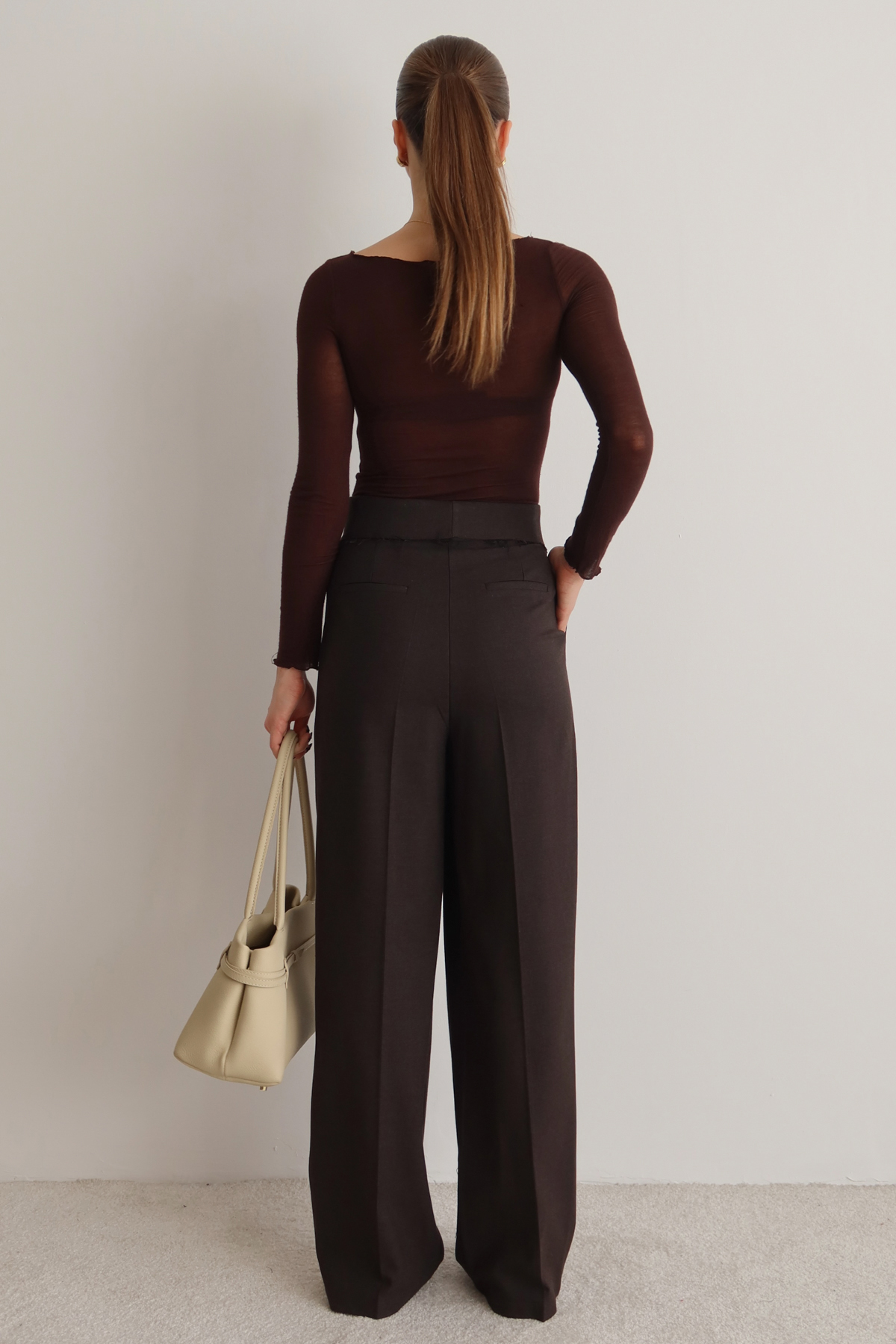 Trendyolmilla  Koyu Kahverengi Bel Detaylı Dokuma Geniş Paça Pantolon TWOAW26PL00159 - Görsel 5