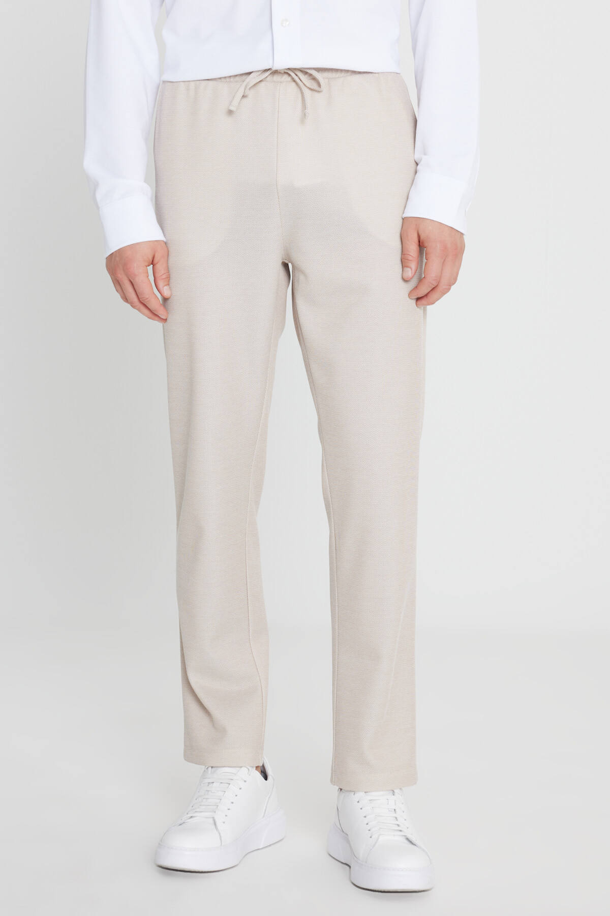 AC&Co / Altınyıldız Classics  Erkek Bej Pamuklu Standart Fit Normal Kesim Beli Bağlamalı Yan Cepli Eşofman Altı - Görsel 3