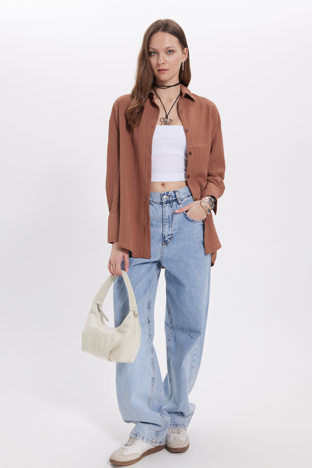 Tudors  Kadın Oversize Geniş Kesim Bürümcük Pens Detaylı Uzun Kollu Dokulu Kahverengi Gömlek - Görsel 5