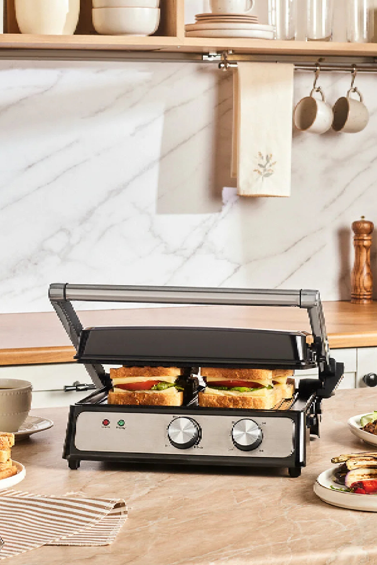 Karaca Inox Press Izgara ve Tost Makinesi 2000W 4 Dilim Kapasiteli