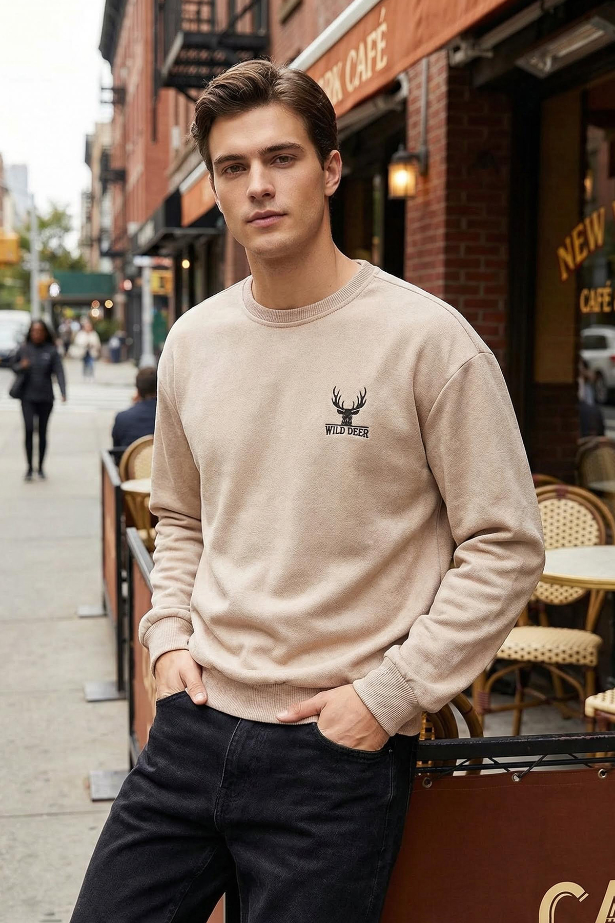 Trendyolmilla Man Bej Oversize/Geniş Kesim Uzun Kol Hayvan Nakışlı Sweatshirt TMNAW24SW00164