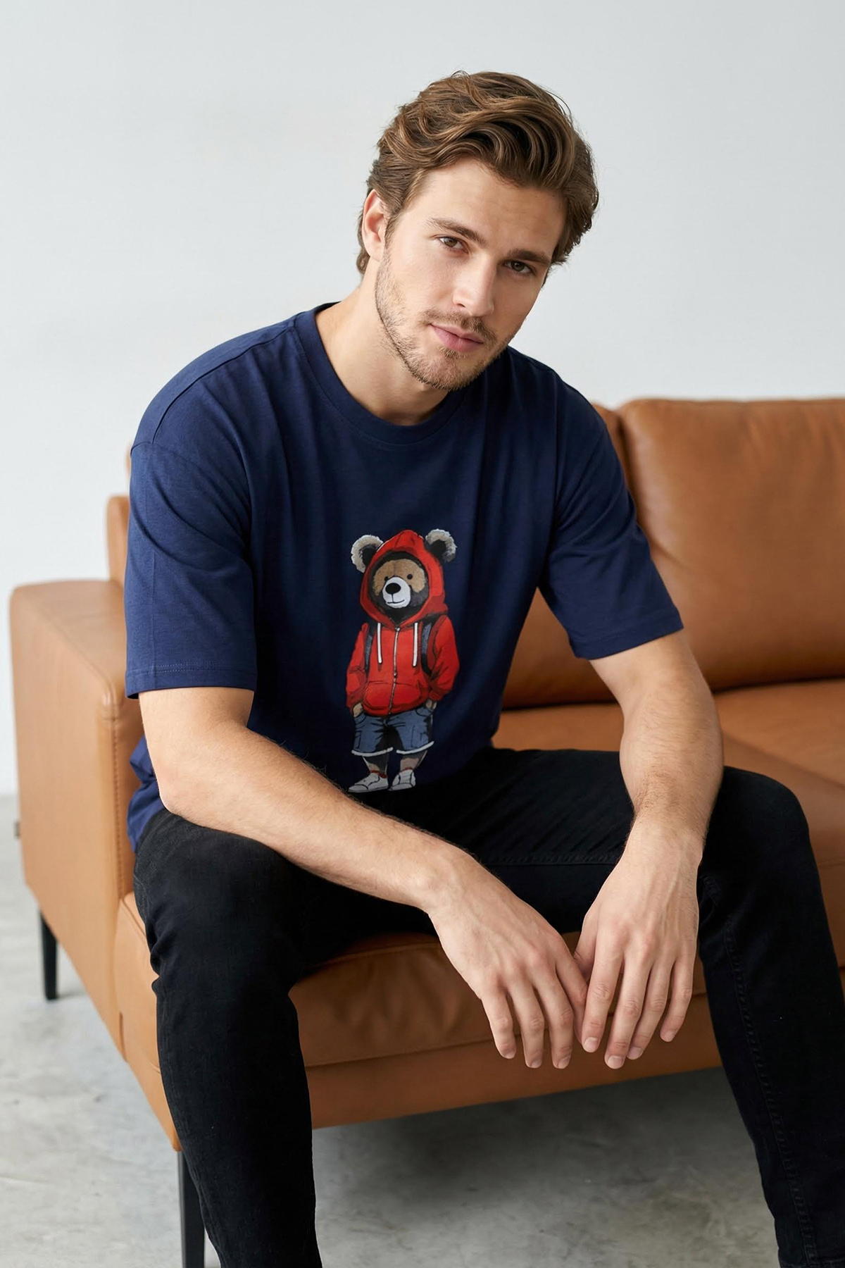 Trendyolmilla Man Lacivert Unisex Oversize/Geniş Kesim Ayıcık Baskılı %100 Pamuklu T-Shirt TMNSS25TS00158