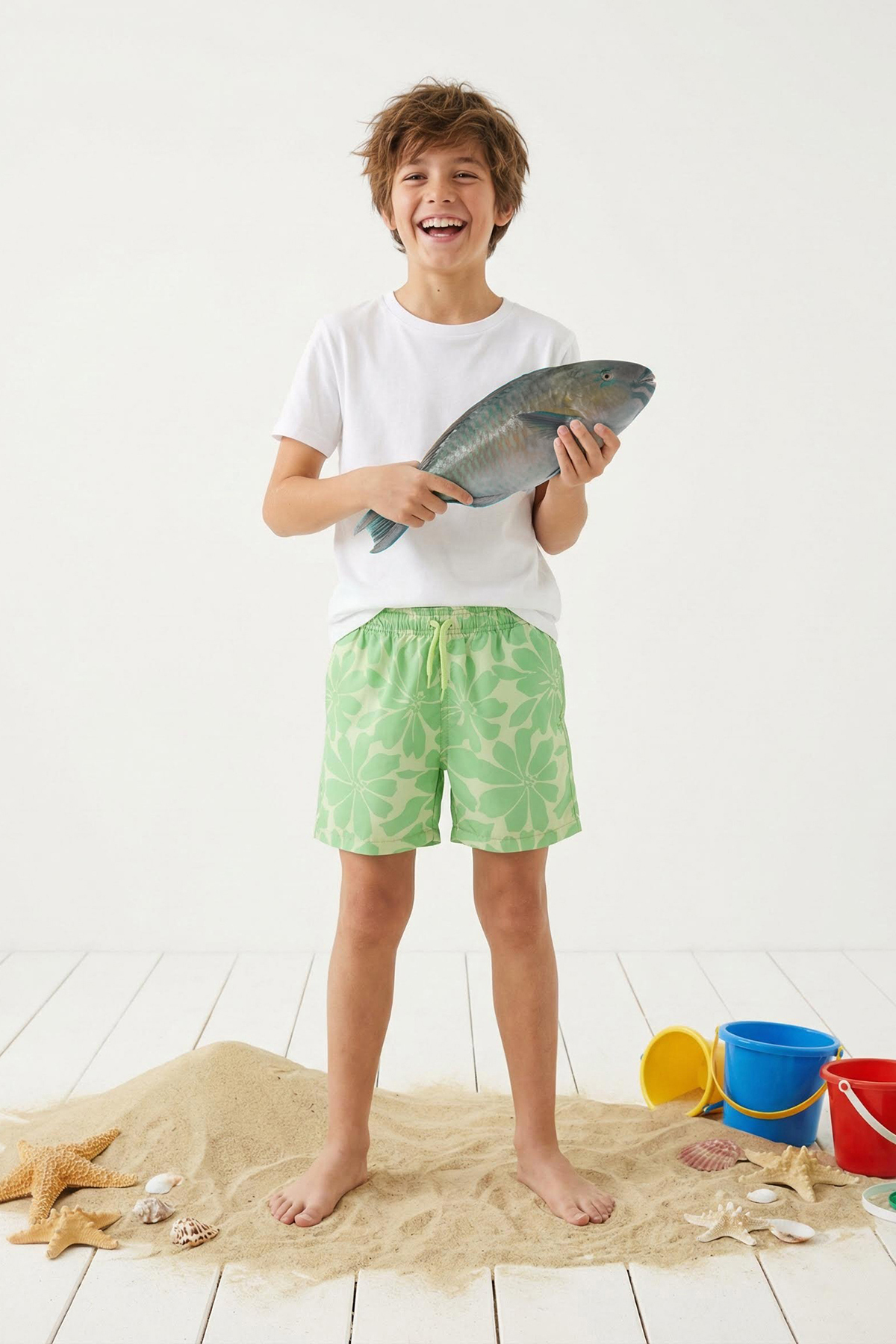 Trendyolmilla Kids Yeşil Erkek Çocuk Baskılı Dokuma Deniz Şortu TKDSS25DS00000