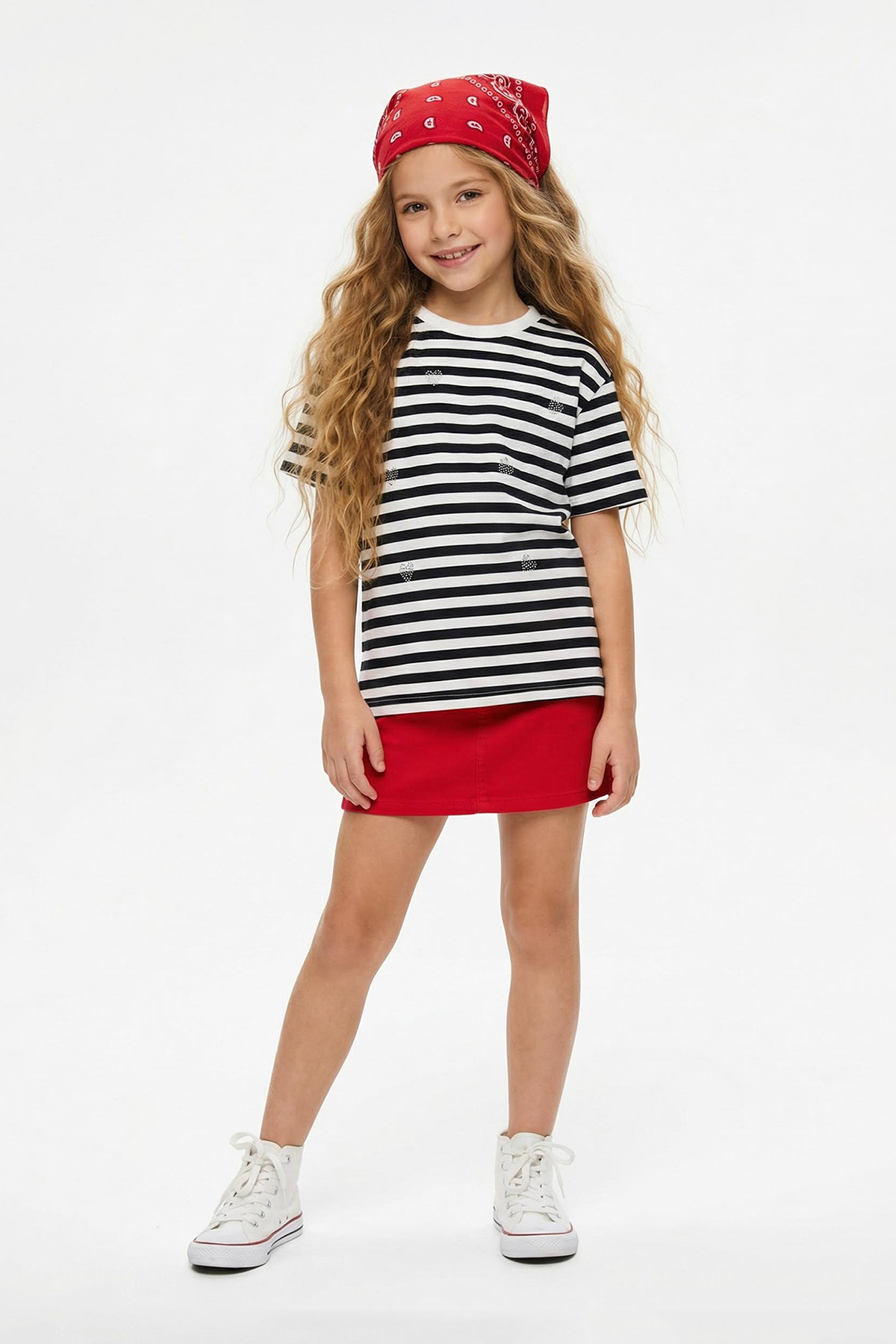 Trendyolmilla Kids Siyah Çizgili Kız Çocuk %100 Pamuk Kalp Nakışlı Oversze Kısa Kol Örme T-Shirt TKDSS25TS00036
