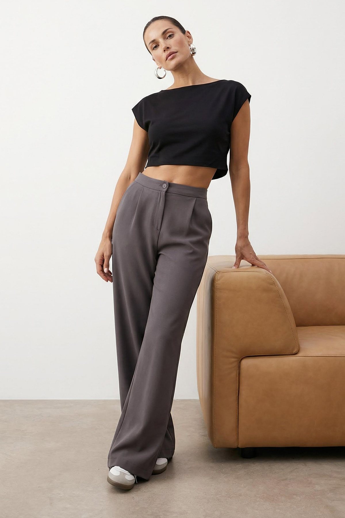 Trendyol Collection Spodnie z szerokimi nogawkami w kolorze antracytowym - Tw...