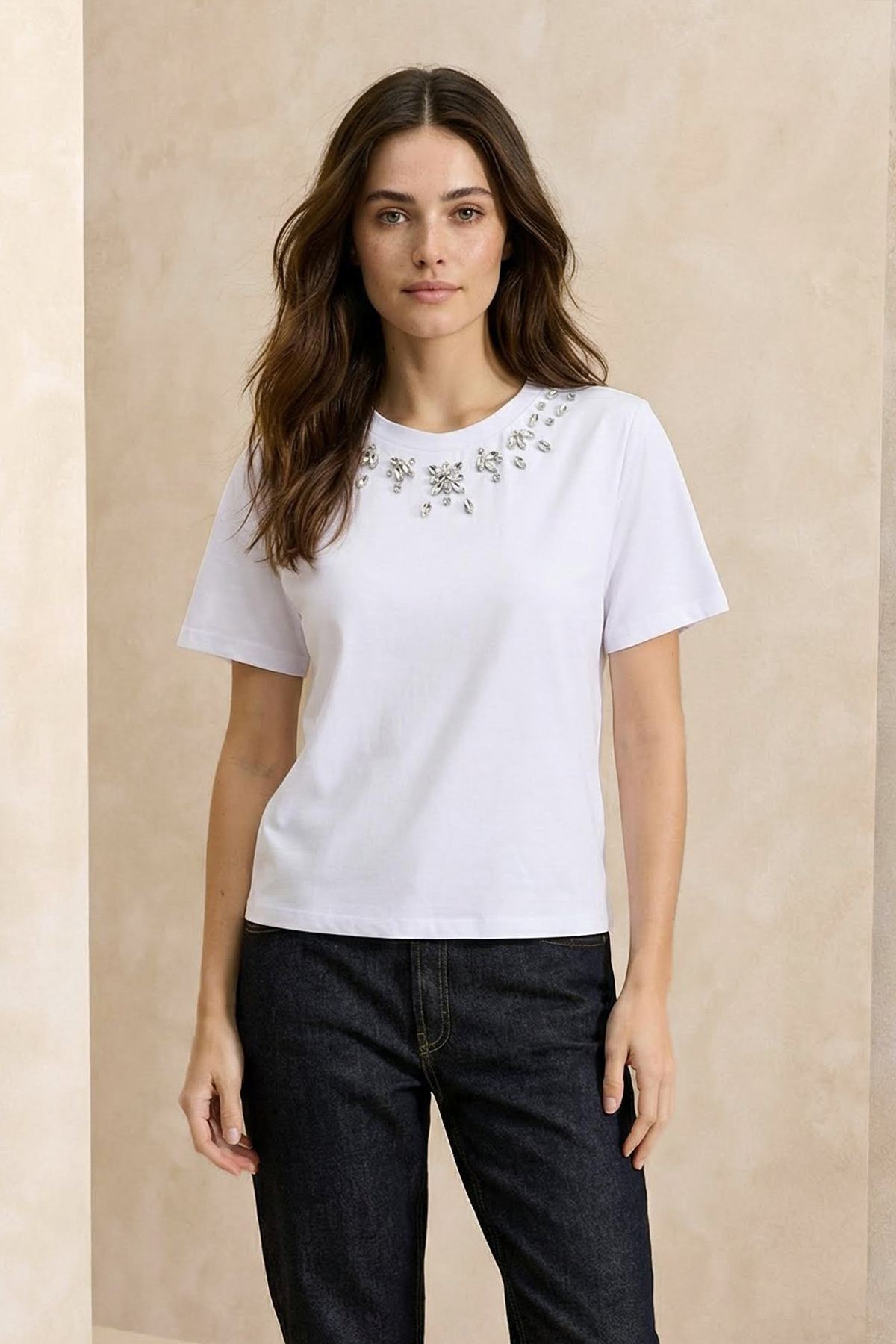 Trendyolmilla  Beyaz Regular/Normal Kalıp Aksesuar Detaylı Tok %100 Pamuk Örme T-Shirt TWOSS26TS00007 - Görsel 2