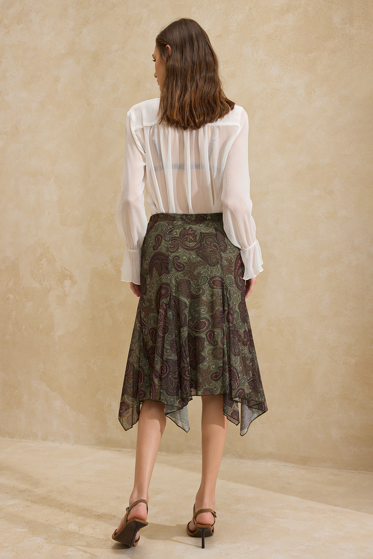 Trendyolmilla  Çok Renkli Çiçekli A-Kesim/Çan Form Volanlı/Fırfırlı Normal Bel Midi Tül Örme Etek TWOSS26ET00019 - Görsel 3