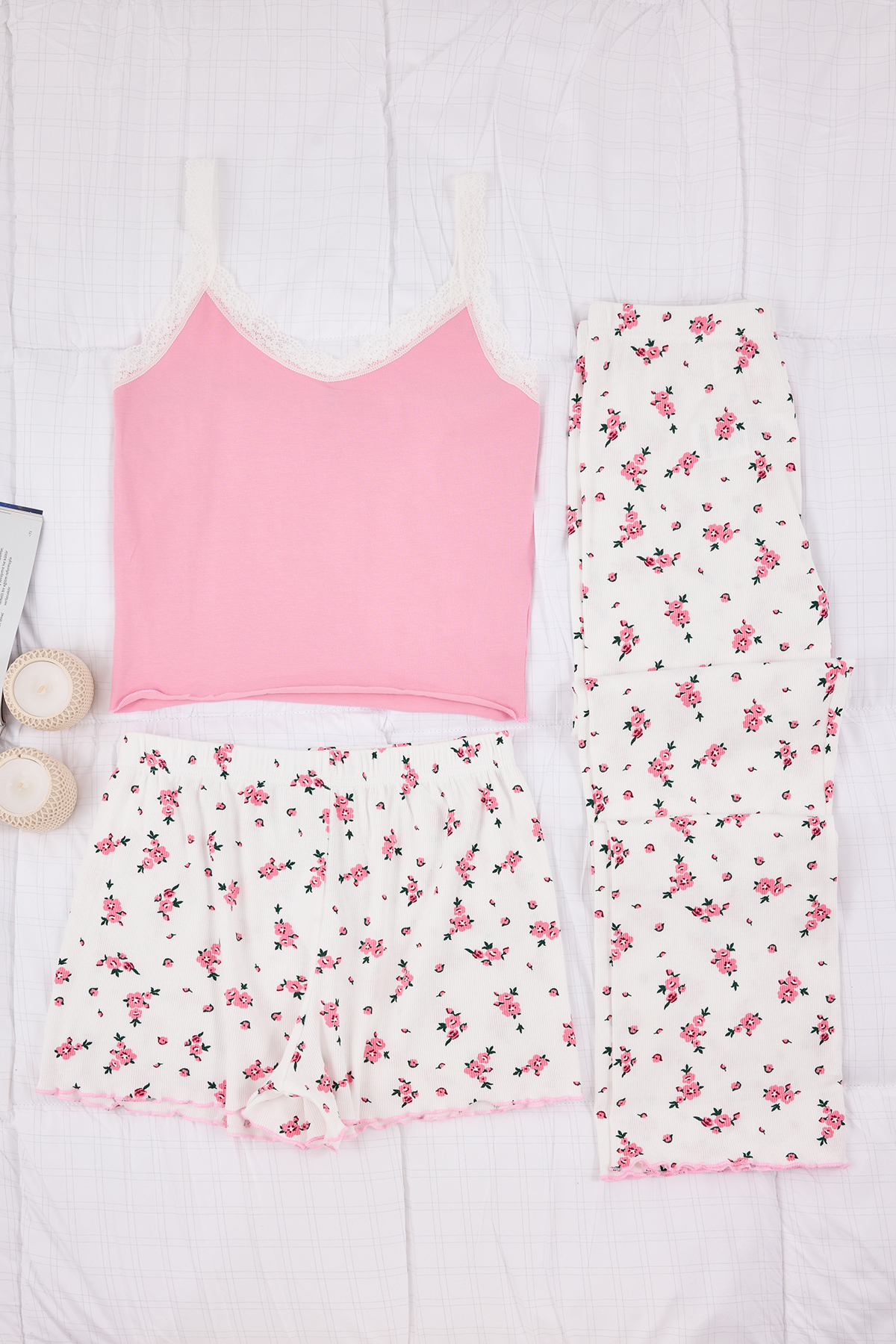 Trendyolmilla  Pembe-Beyaz 3'lü Pamuklu Çiçekli Dantel Detaylı Alt Kaşkorse Örme Pijama Takımı THMSS26PT00015 - Görsel 7