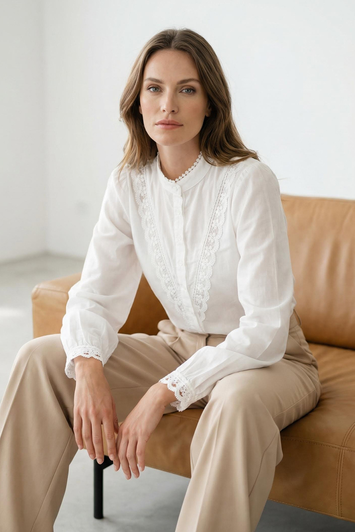 Trendyol Collection Bílá bavlněná oversize tkaná košile Boho Lace Detailed TW...