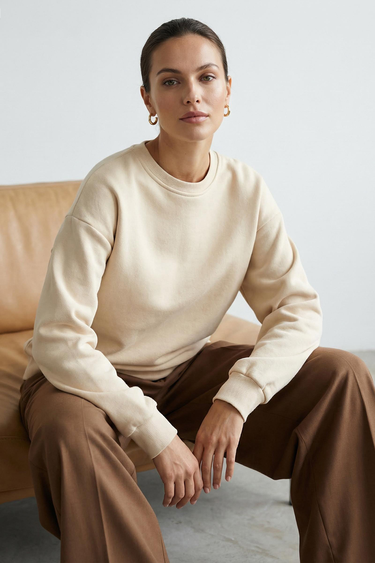 Trendyolmilla  Taş Oversize/Rahat Kesim Basic Bisiklet Yaka Kalın/İçi polarlı Örme Sweatshirt TWOAW24SW00102