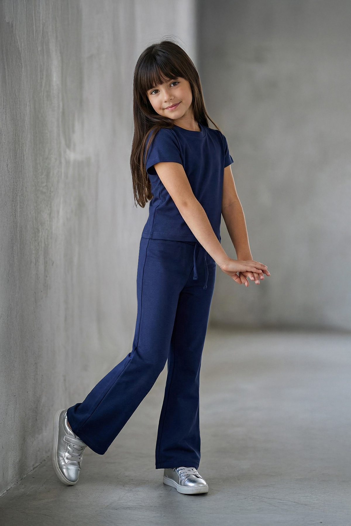 TRENDYOLKIDS Marineblaues, einfarbiges, elastisches T-Shirt aus Baumwolle und...