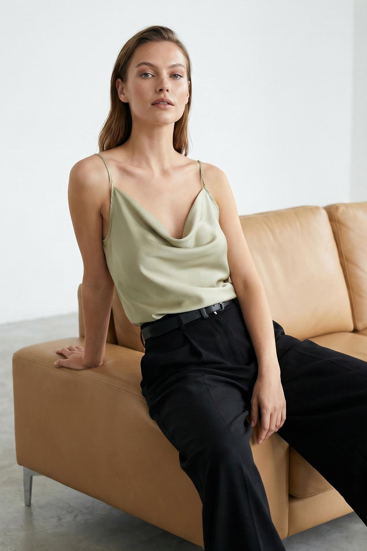 Trendyolmilla  Mint Askılı Degaje Yaka Saten Dokuma Bluz TWOSS19BB0161