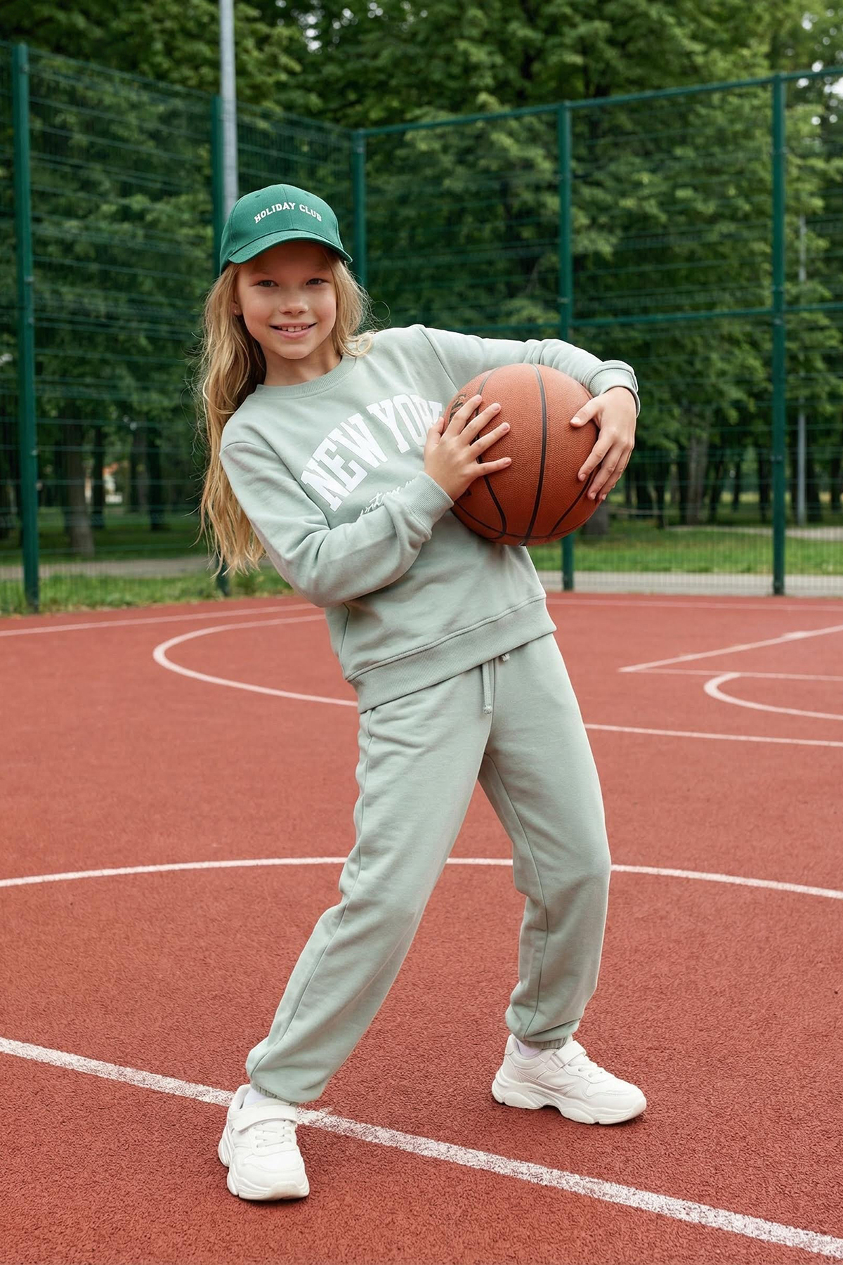 TRENDYOLKIDS Mintfarbenes, mit Slogan bedrucktes, gestricktes Sweatshirt und ...