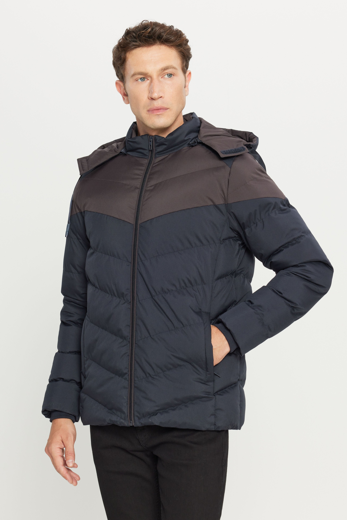 AC&Co / Altınyıldız Classics  Erkek Lacivert-Kahverengi Soğuk Geçirmez Mont Kaban Normal Kesim Dik Yaka Kapüşonlu Yan Cepli - Görsel 6