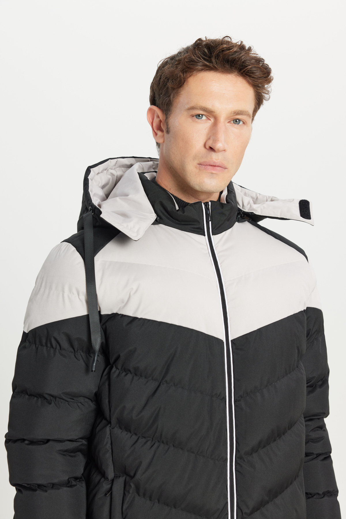 AC&Co / Altınyıldız Classics  Erkek Siyah-Bej Soğuk Geçirmez Sıcak Tutan Mont Kaban Standart Fit Dik Yaka Kapüşonlu Yan Cepli - Görsel 8