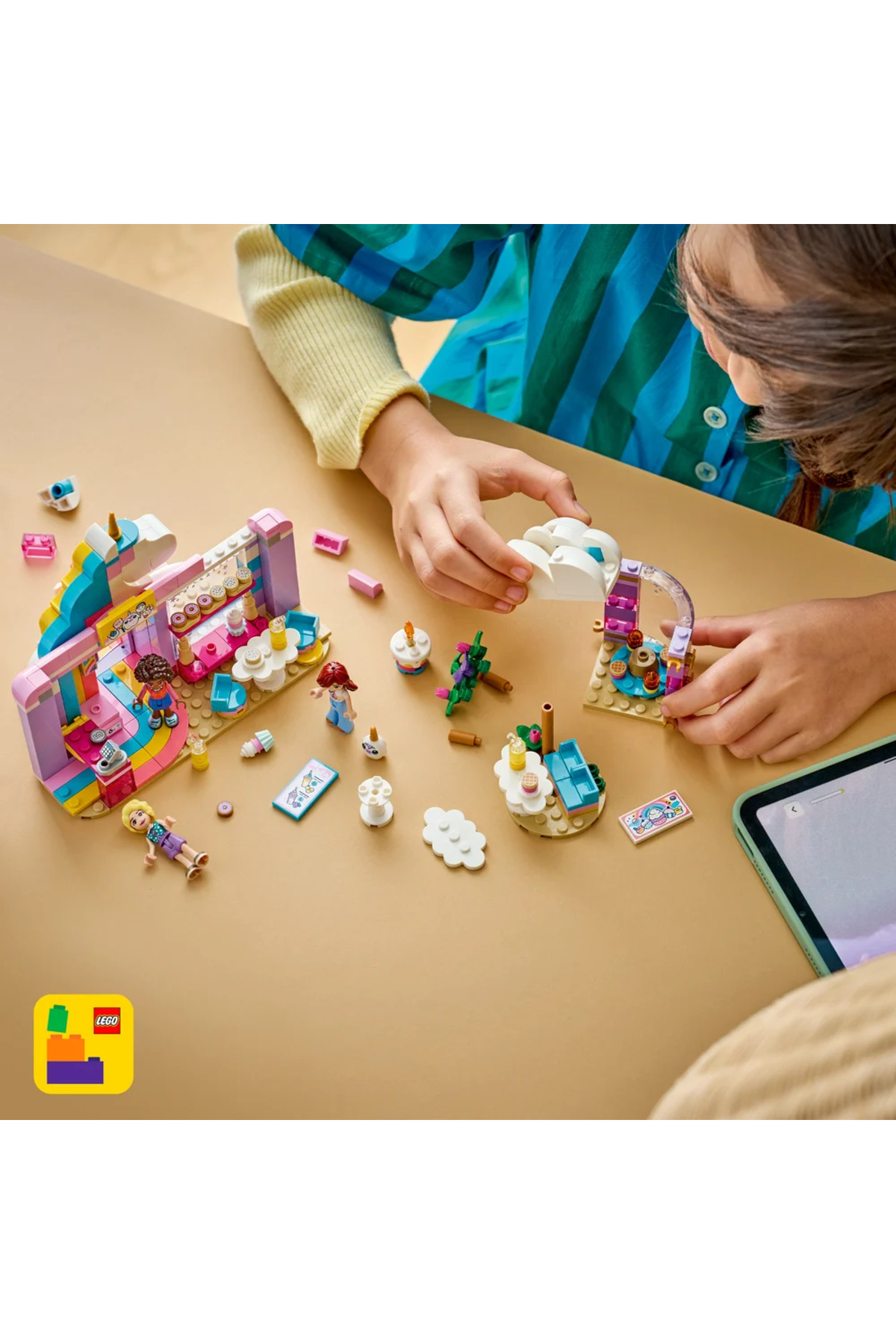 LEGO ® Friends Renkli Düşler Kafe 42684 – 6+ Yaratıcı Oyuncak Yapım Seti (475 Parça) fotoğrafı 6 (önizleme)