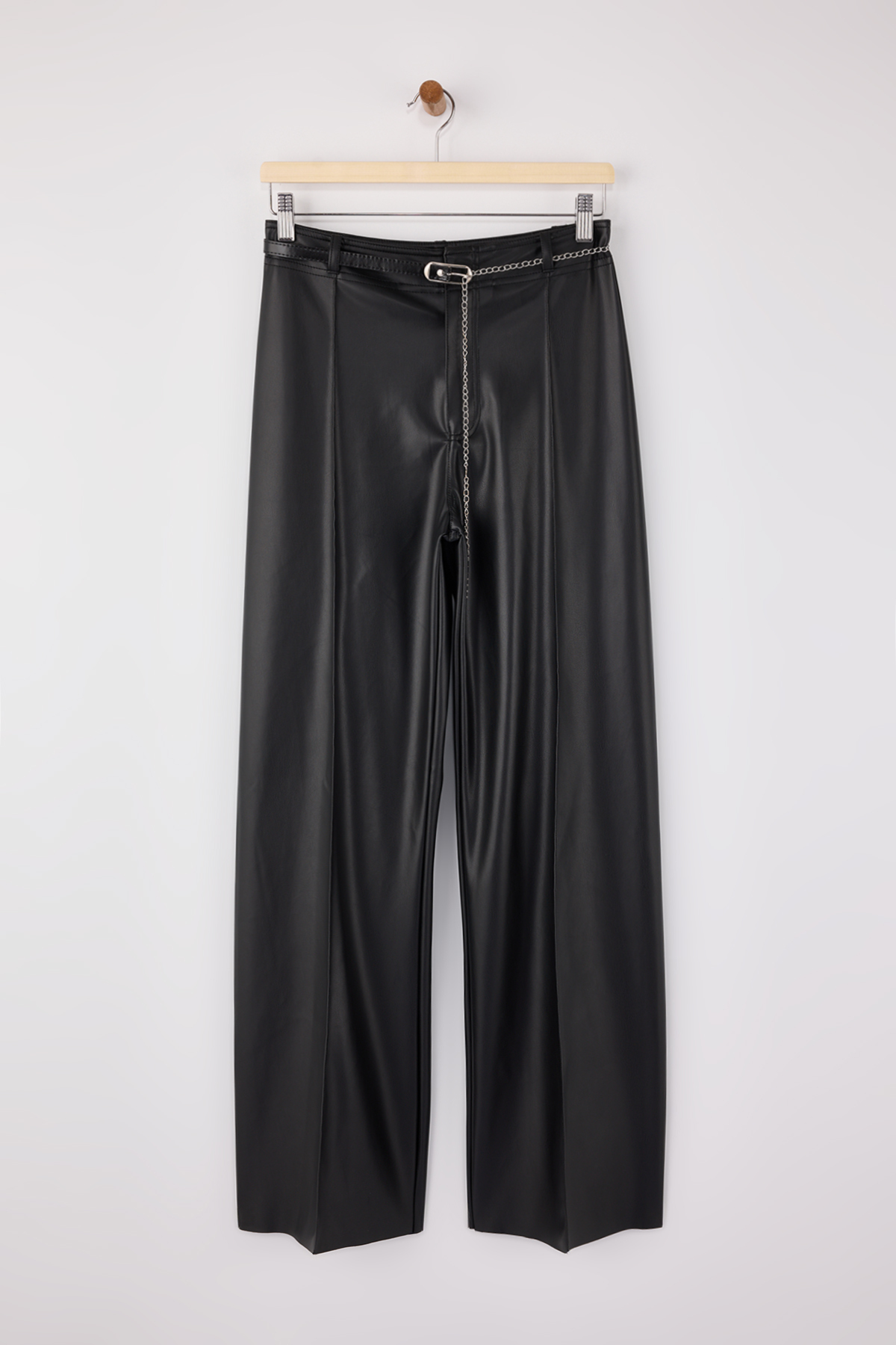 Trendyolmilla  Siyah Suni Deri Zincir Kemer Detaylı Straigt/Düz Kesim Pantolon TWOSS26PL00027 - Görsel 5