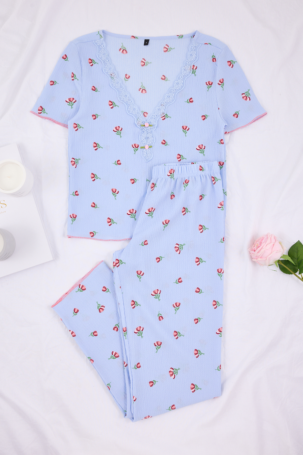 Trendyolmilla  Mavi Çiçekli Dantel Detaylı Bürümcük Dokulu Örme Pijama Takımı THMSS26PT00011 - Görsel 5