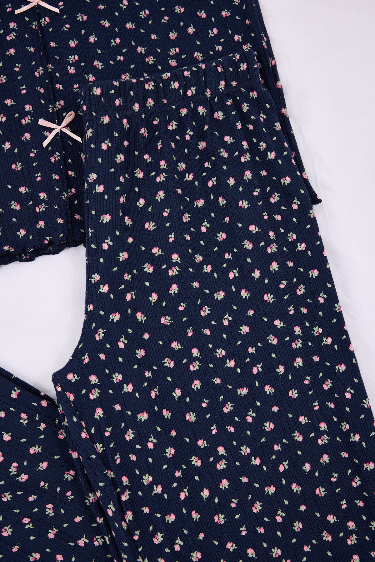 Trendyolmilla  Lacivert %100 Pamuklu Çiçekli Kurdele/Fiyonklu Fitilli/Pointel Örme Pijama Takımı THMSS26PT00010 - Görsel 8