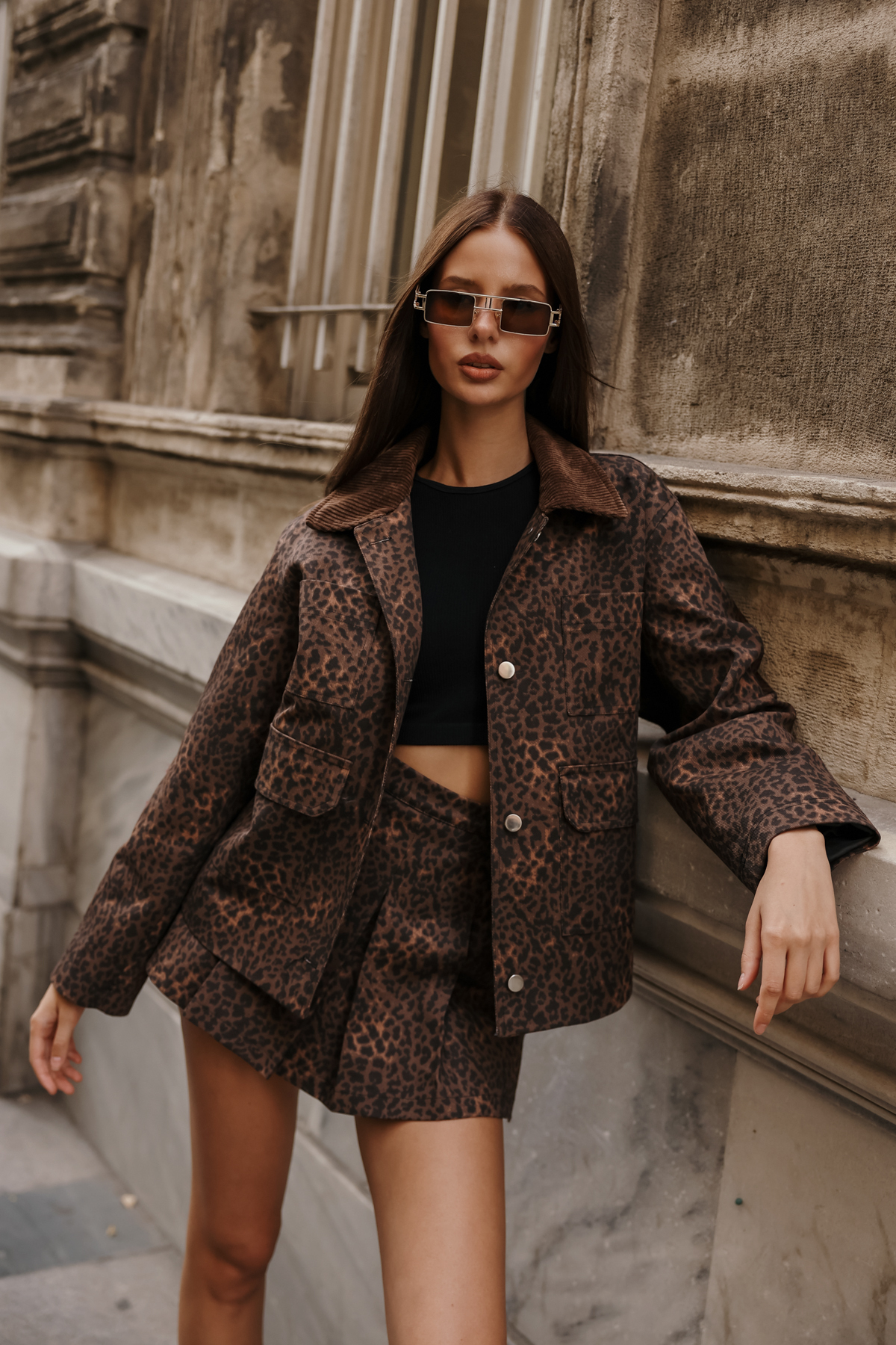 Trendyol Collection Vícebarevná hnědá sametová bunda s leopardím vzorem z gab...