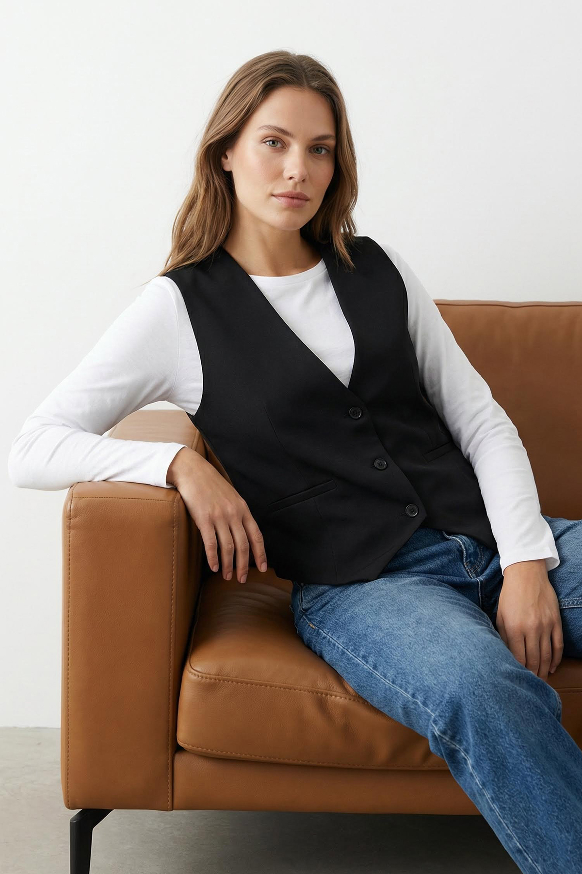 Trendyol Collection Czarna kamizelka Crop - Regular Fit, krótka długość, tkan...