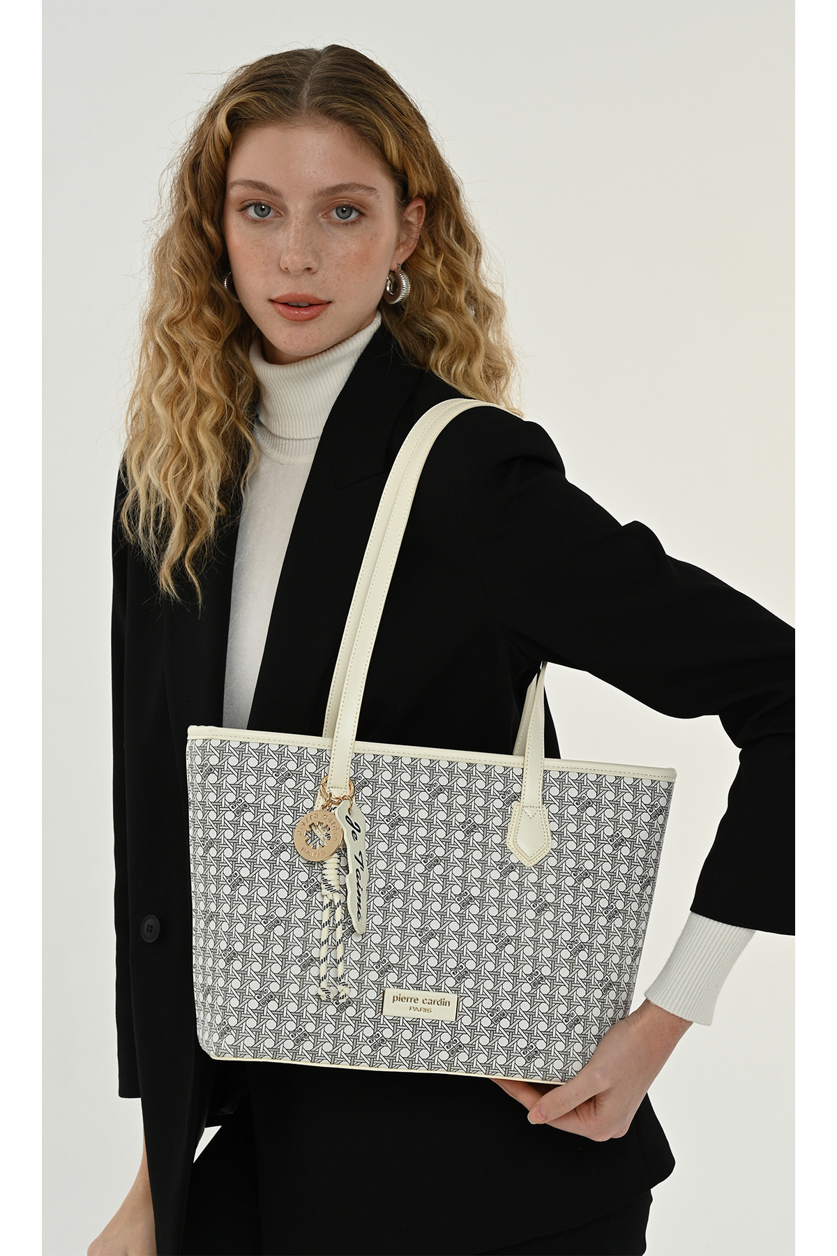 Pierre Cardin Limited Edition Beyaz Dijital Monogram Kadın Omuz Çantası 05PO25Y10705