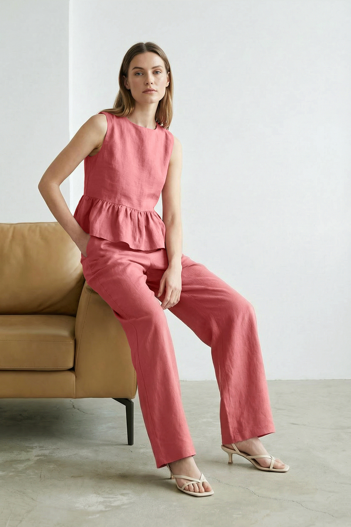 Trendyolmilla  Pembe Keten Görünümlü Bisiklet Yaka Bluz ve Pantolon Dokuma Alt-Üst Takım TWOSS25AU00081