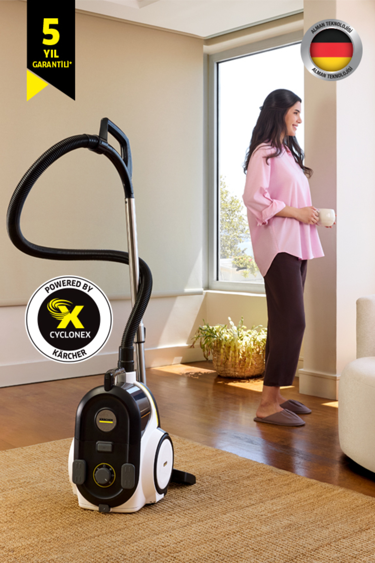 VCC 4 CycloneX Dust bagless Vacuum Cleaner
