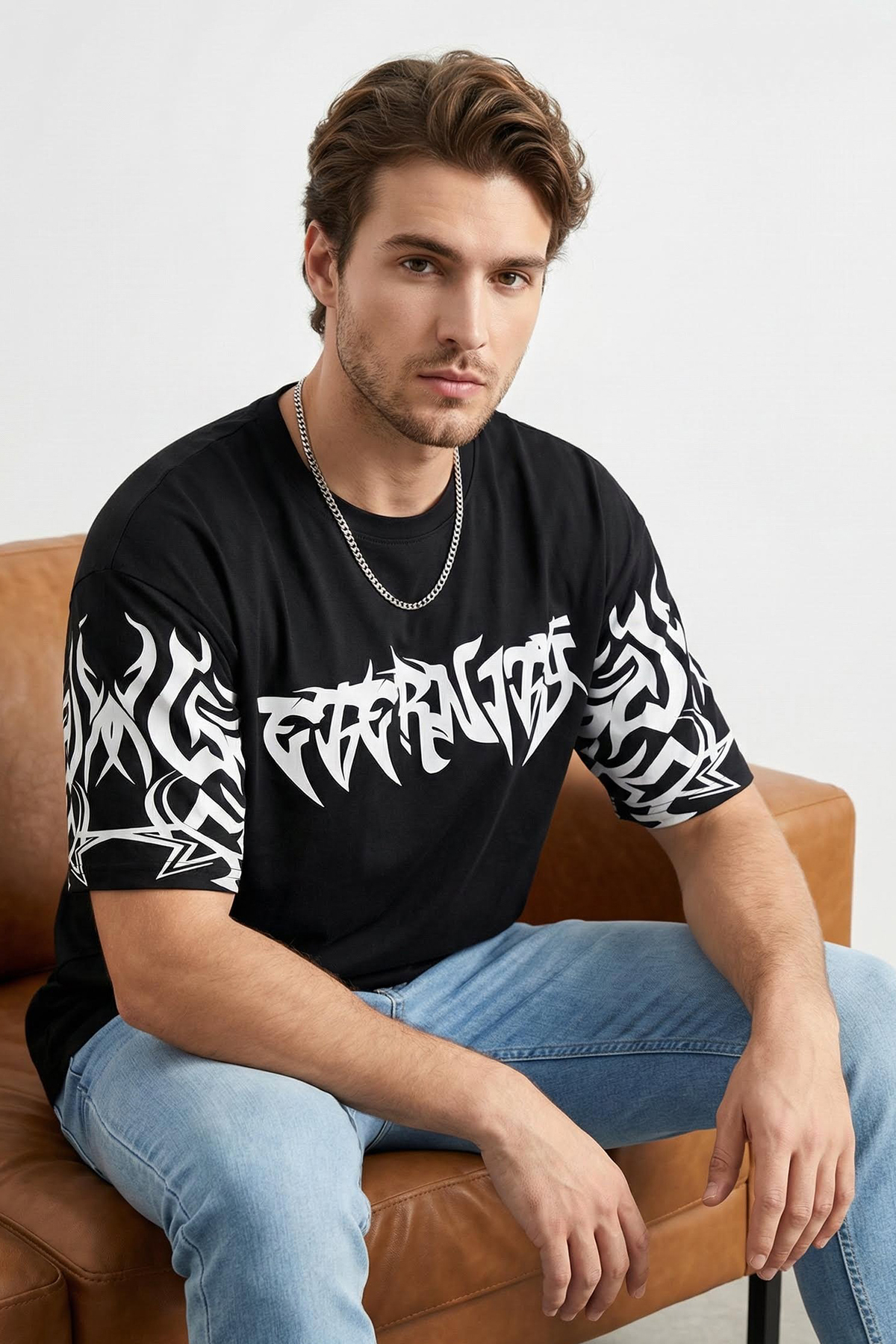 Trendyolmilla Man Siyah Oversize/Geniş Kesim Baskılı %100 Pamuk T-Shirt TMNSS25TS00192