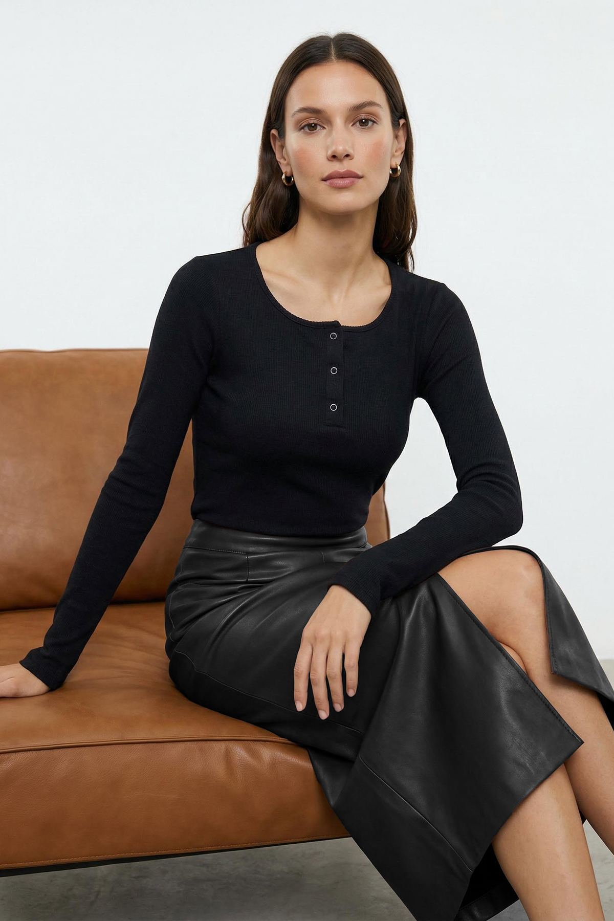 Trendyolmilla  Siyah Çıtçıtlı Fitted/Vücuda Oturan Fitilli Esnek Örme Bluz TWOAW25BZ00080 - Görsel 2