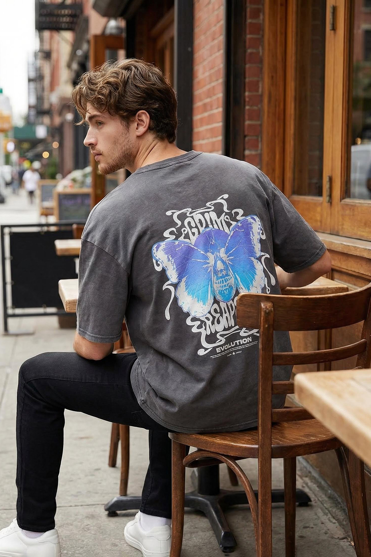 Trendyolmilla Man Antrasit Unisex Oversize/Geniş Kesim Soluk Efekt Kelebek Baskılı %100 Pamuk T-Shirt TMNSS25TS00013
