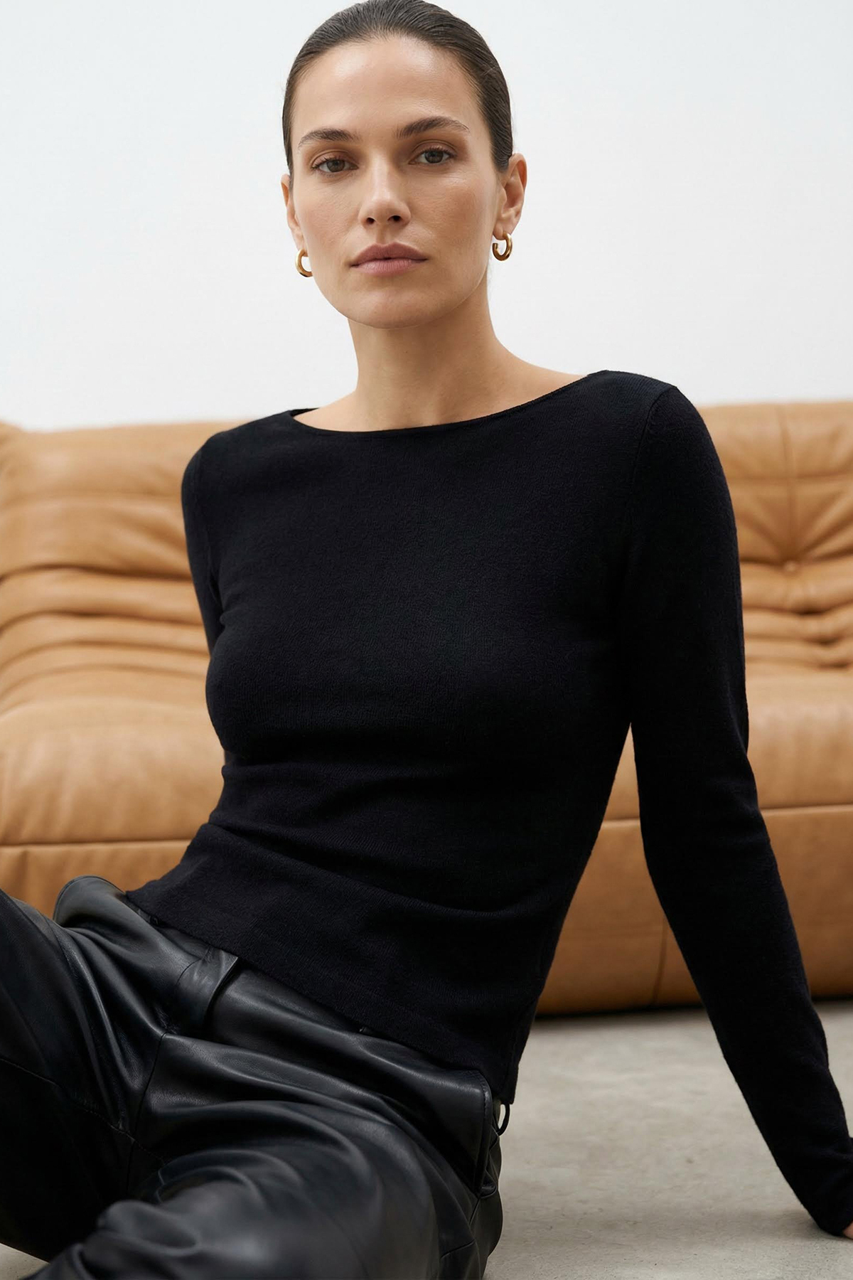 Trendyolmilla  Wardrobe Essentials Siyah Yumuşak Dokulu Kayık Yaka Triko Kazak TWOAW26KZ00293 - Görsel 7