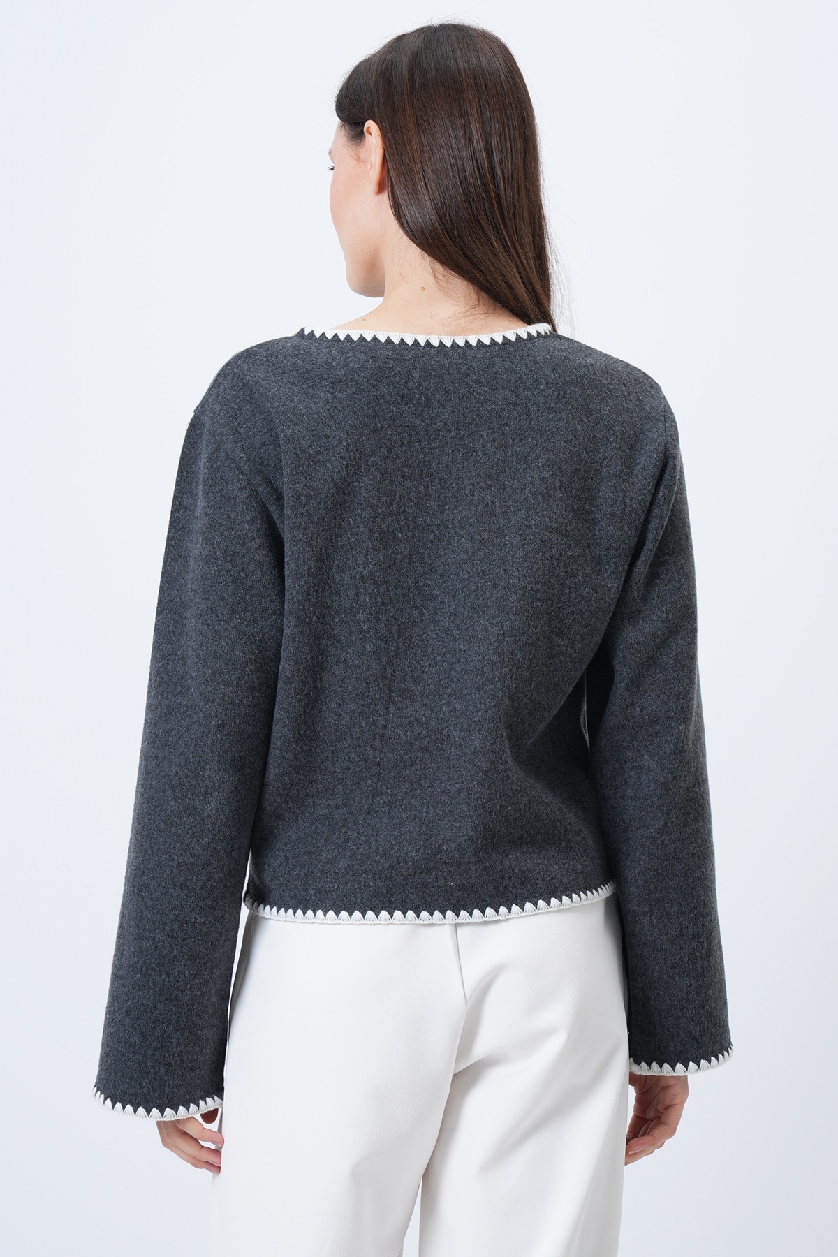 Trend Alaçatı Stili  Kadın Antrasit Bisiklet Yaka Nakış Detaylı Triko Hırka ALC-X14706 - Görsel 7