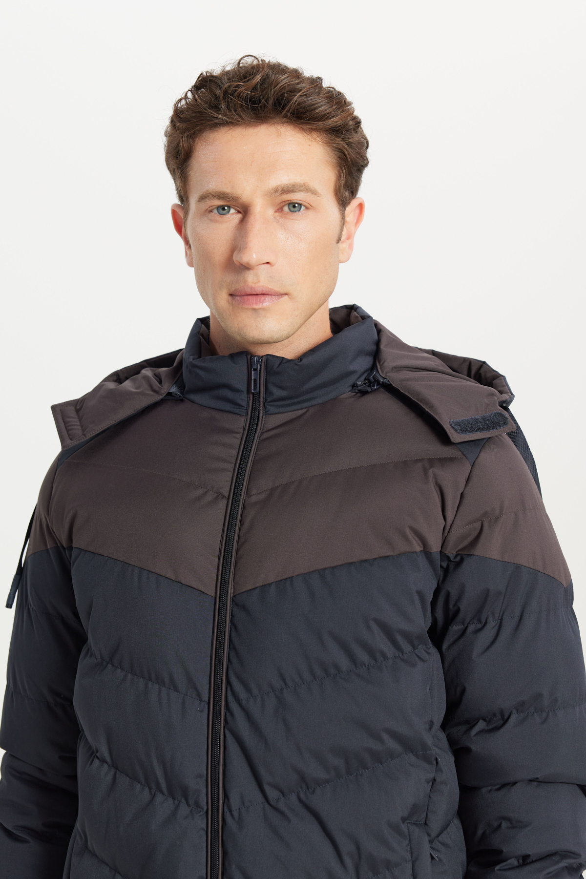 AC&Co / Altınyıldız Classics  Erkek Lacivert-Kahverengi Soğuk Geçirmez Mont Kaban Normal Kesim Dik Yaka Kapüşonlu Yan Cepli - Görsel 8