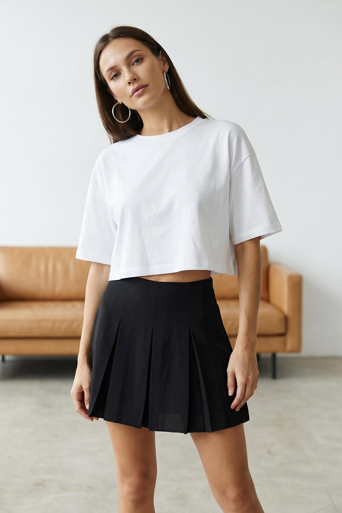 Trendyolmilla  Siyah Pileli Dokuma Şort Etek TWOAW24SR00006 - Görsel 3