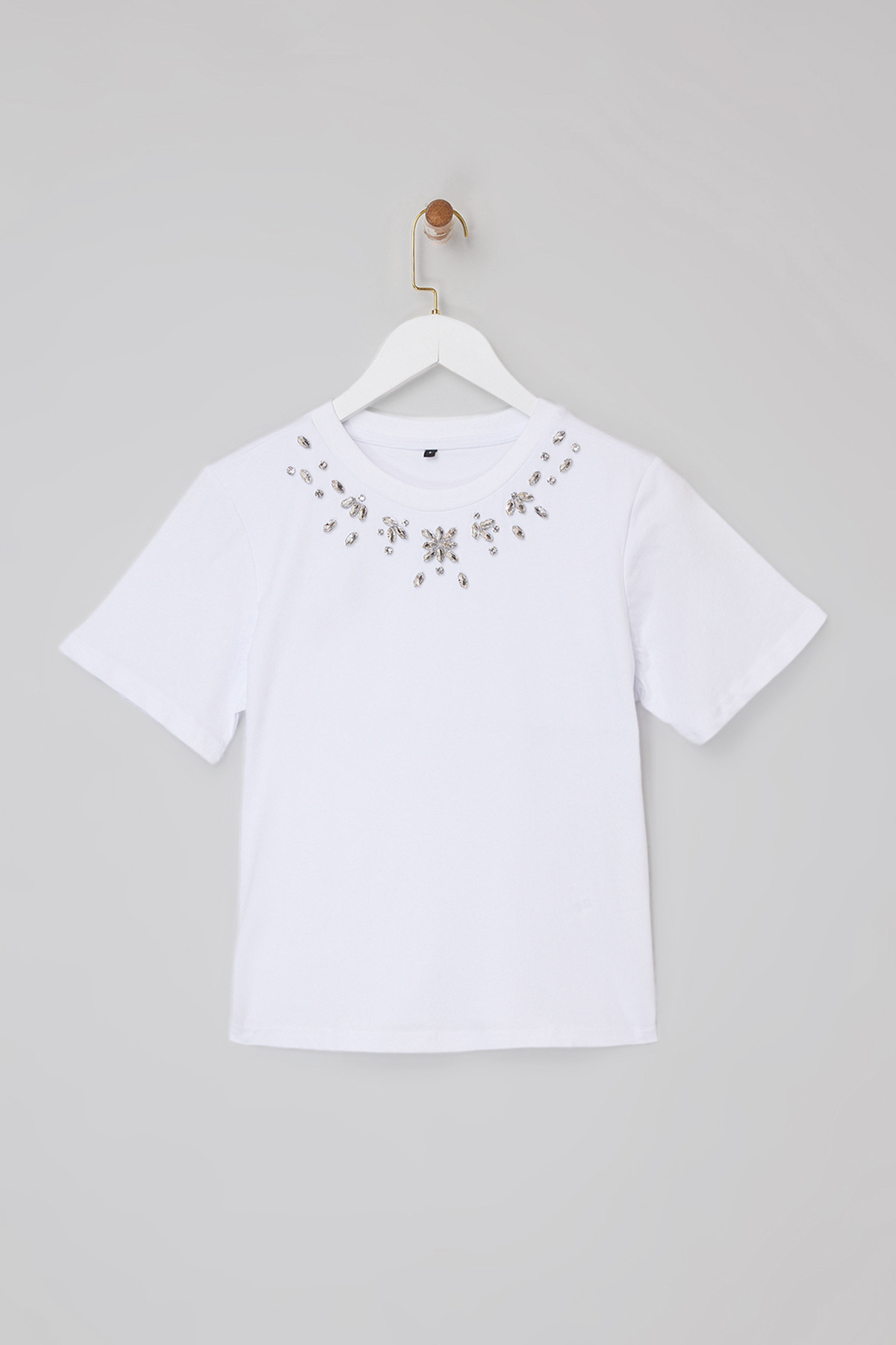 Trendyolmilla  Beyaz Regular/Normal Kalıp Aksesuar Detaylı Tok %100 Pamuk Örme T-Shirt TWOSS26TS00007 - Görsel 5