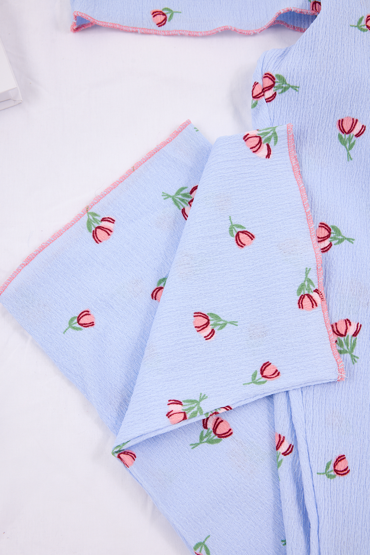 Trendyolmilla  Mavi Çiçekli Dantel Detaylı Bürümcük Dokulu Örme Pijama Takımı THMSS26PT00011 - Görsel 6