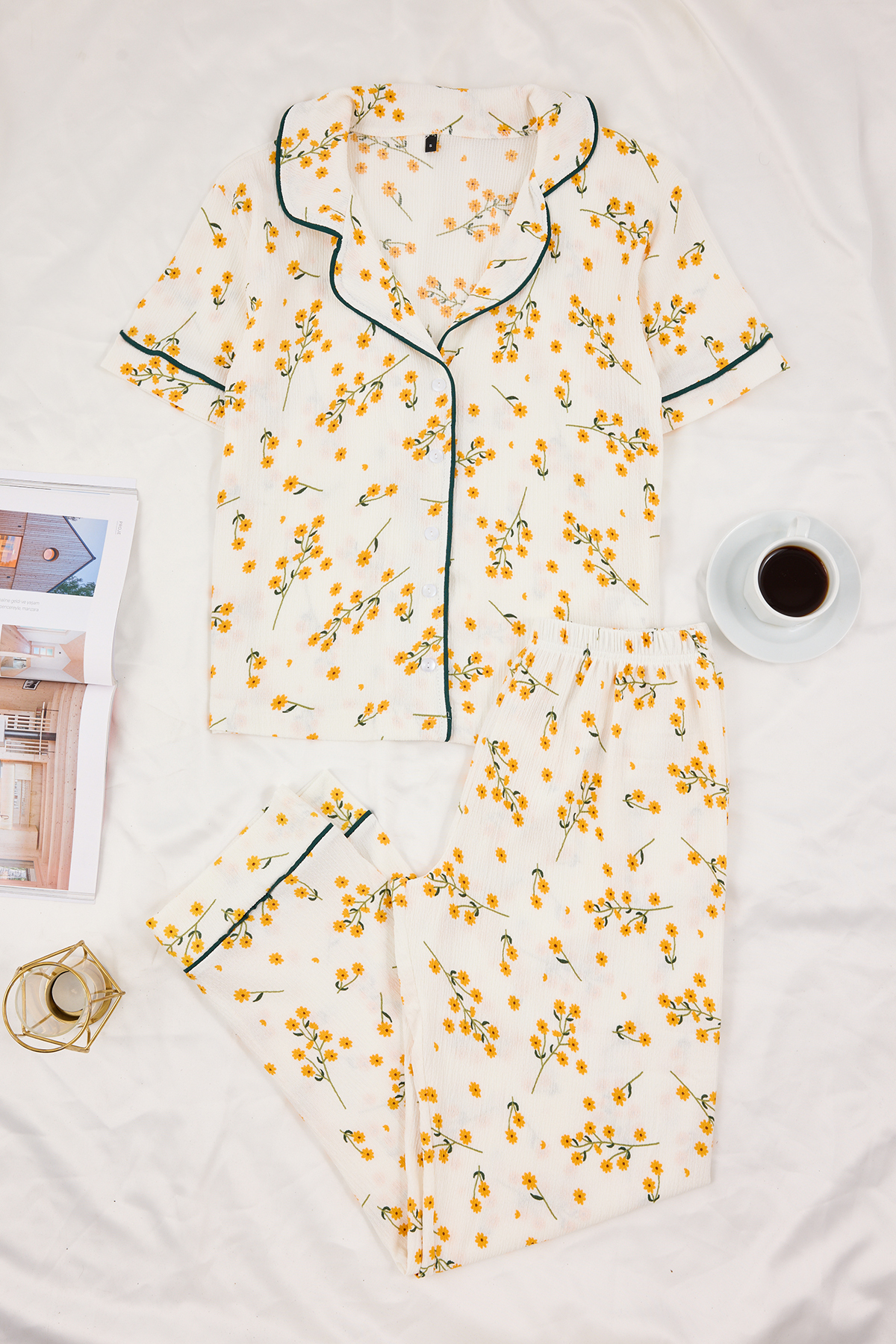 Trendyolmilla  Beyaz Çiçekli Biyeli Bürümcük Dokulu Örme Pijama Takımı THMSS26PT00020 - Görsel 5