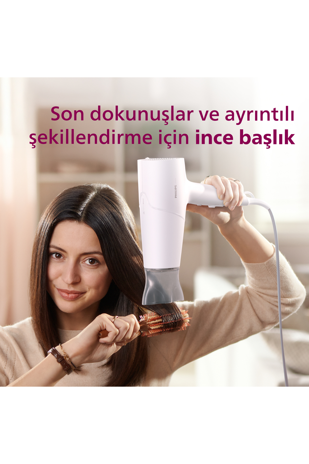 Hair dryer of the series 5000 Bhd500/00