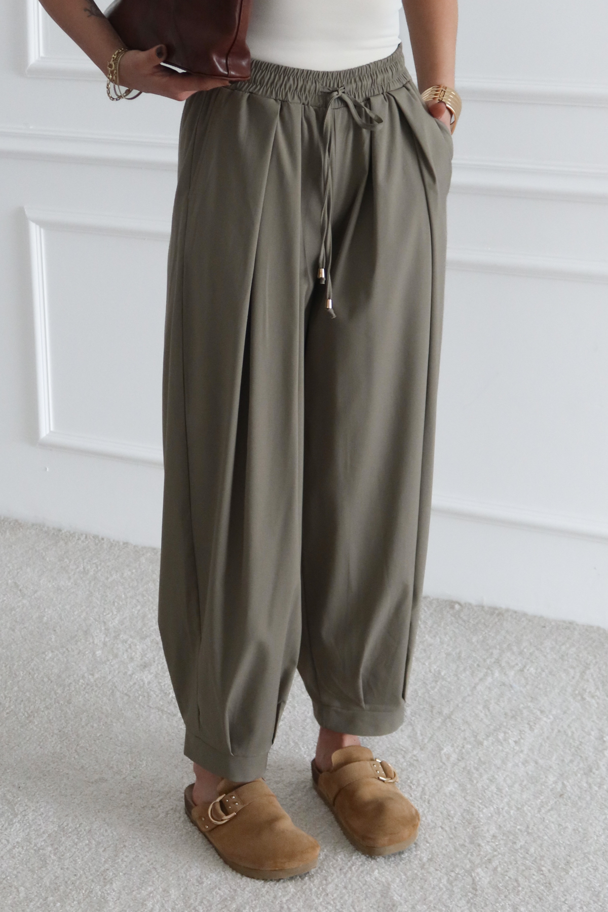 Trendyolmilla  Haki Şalvar Kalıp Beli Lastikli Dokuma Pantolon TWOAW26PL00156 - Görsel 4