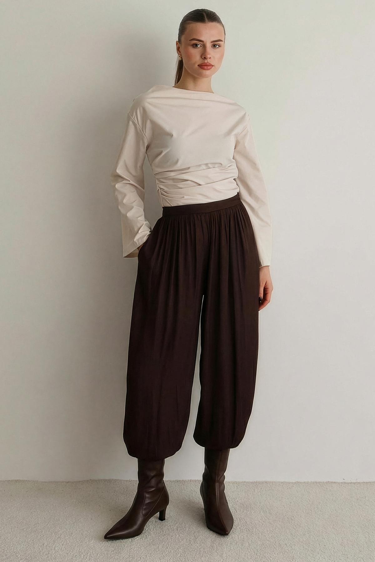 Trendyolmilla  Kahverengi Saten Crushlı Şalvar Pantolon TWOSS26PL00018 - Görsel 6