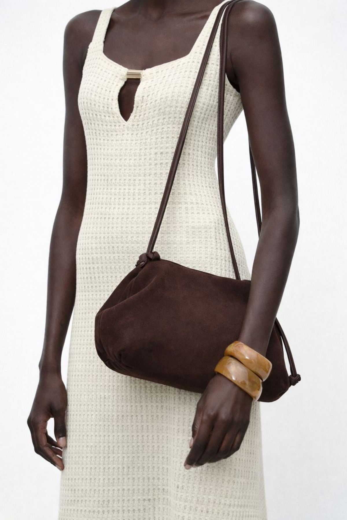 TRENDYOL SHOES Dunkelbraune Damen-Umhängetasche aus Wildleder mit Magnetversc...