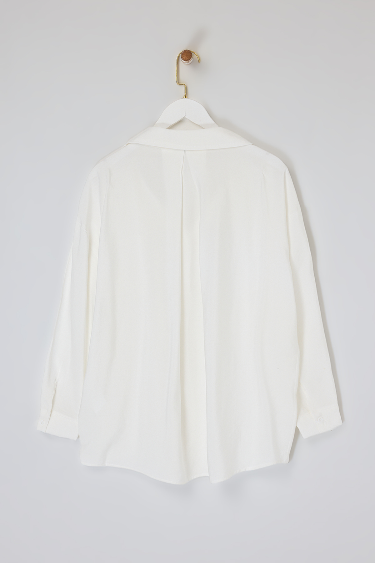 Trendyolmilla  Beyaz Cepli Modal Gömlek TDRSS26GO00008 - Görsel 4