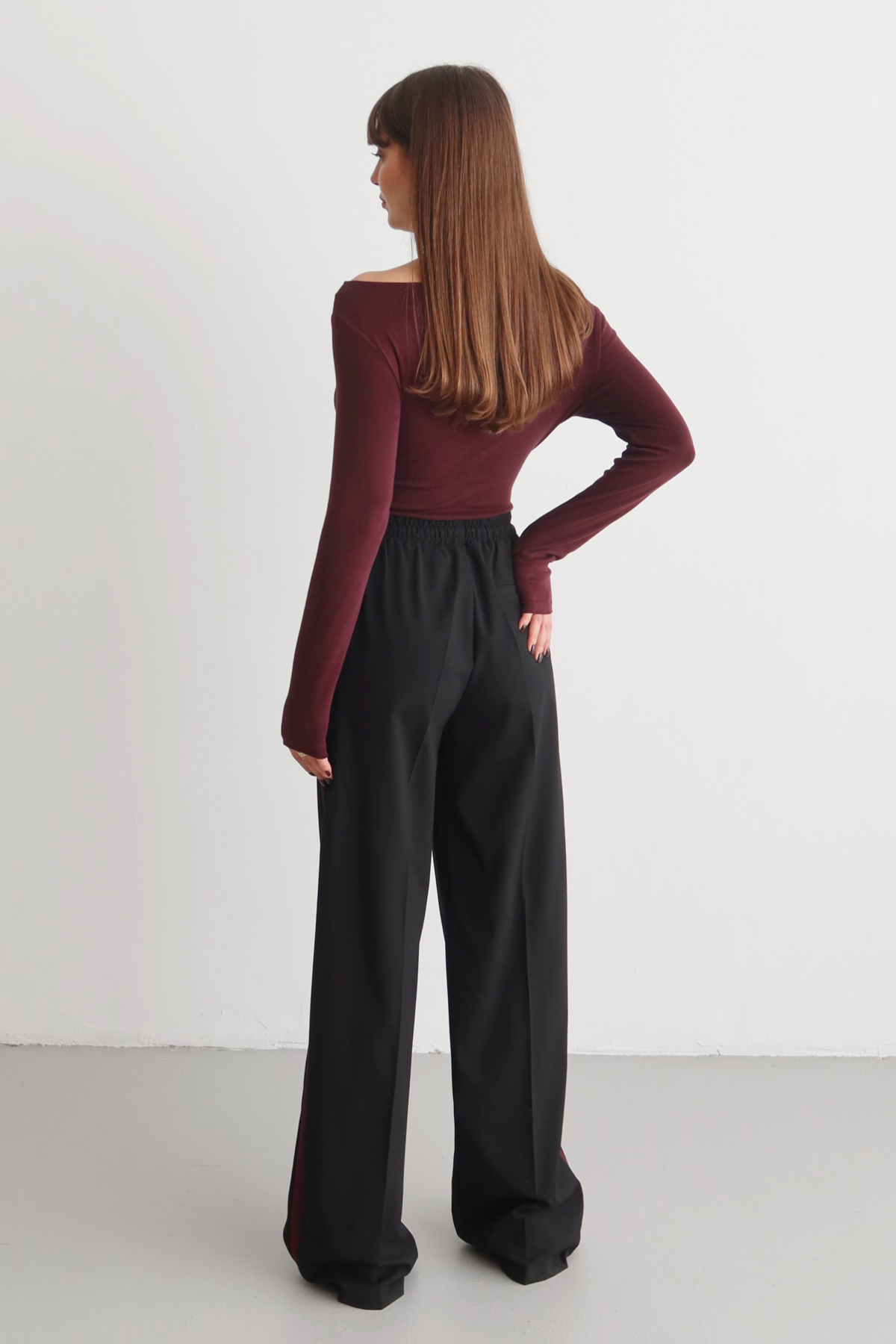 Trendyolmilla  Siyah Bordo Çizgili Beli Lastikli Wideleg/Geniş Paça Dokuma Pantolon TWOAW26PL00174 - Görsel 5