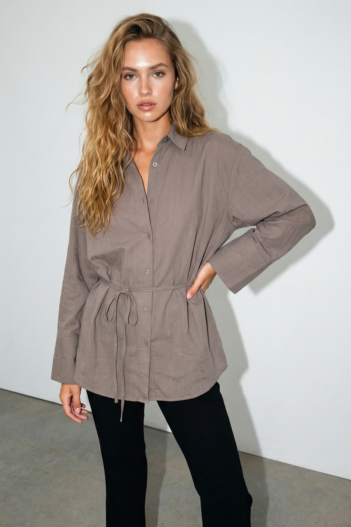 Trendyolmilla  Vizon Çizgi Dokuma Belden Bağlamalı Gömlek TDRSS26GO00012