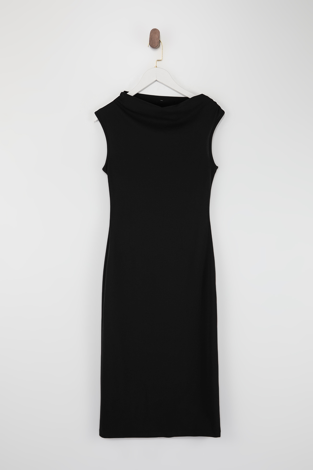Drop by Trendyolmilla Siyah Asimetrik Büzgülü Yaka Kolsuz Uzun Elbise TDRSS26EL00023